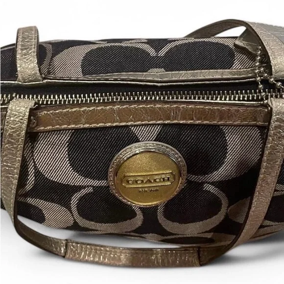 Coach Signature Denim Bag in silver and denim - Picture 7 of 8